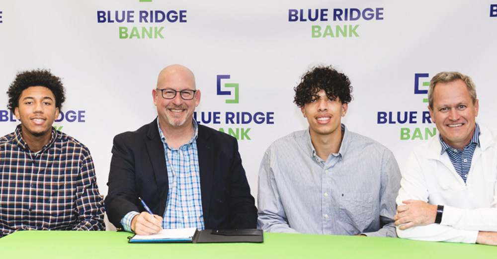 Two UVA Men's Hoops student-athletes partner with Blue Ridge Bank